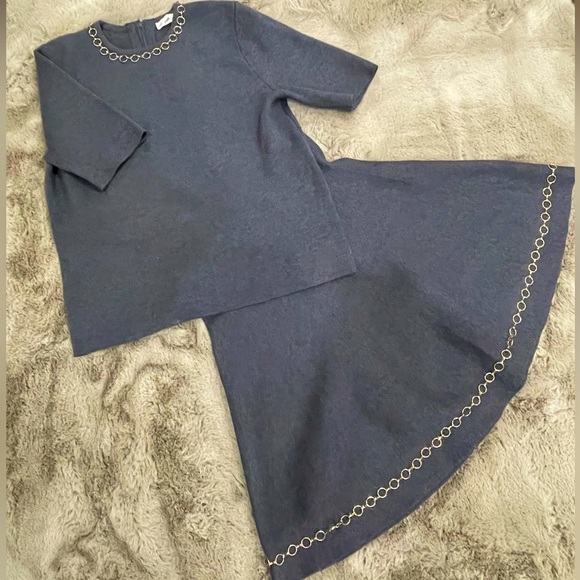 Zara Knit Sweater set of two.Top size is Medium & the knit skirt size is Large. - Picture 1 of 7